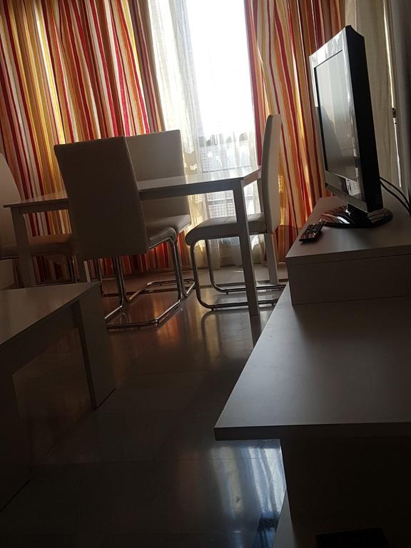 Apartamento Victoria セビリア エクステリア 写真